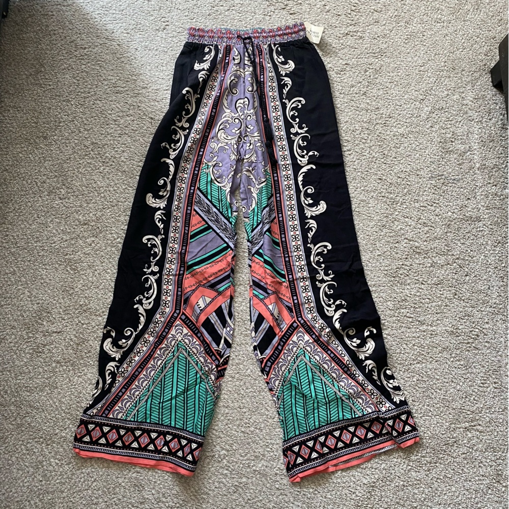 Forever 21 Multicolor Patterned Pants